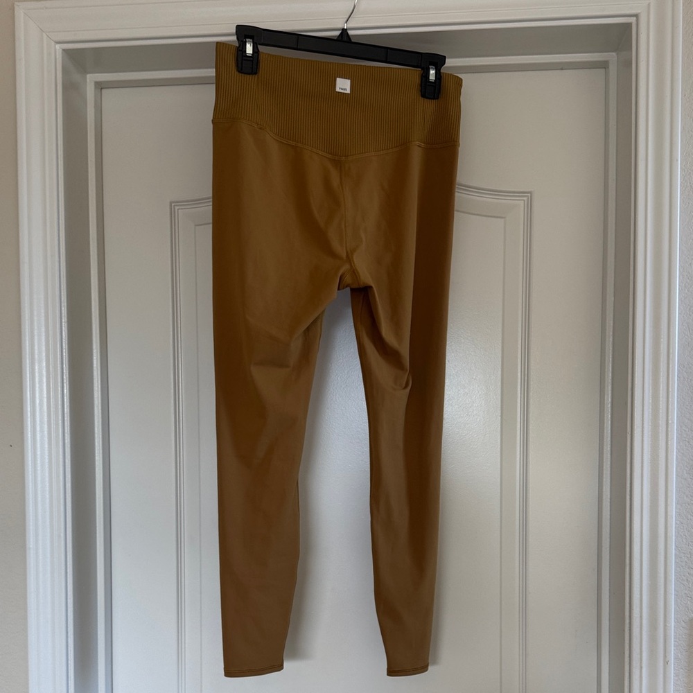 Vuori Rib Studio Legging - Picture 2 of 6